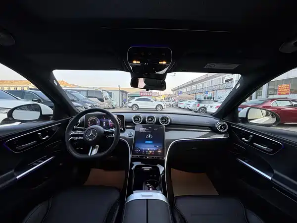 Mercedes-Benz C-Class 2024