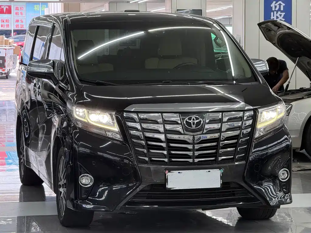 Toyota Alphard 2017 — фото 3