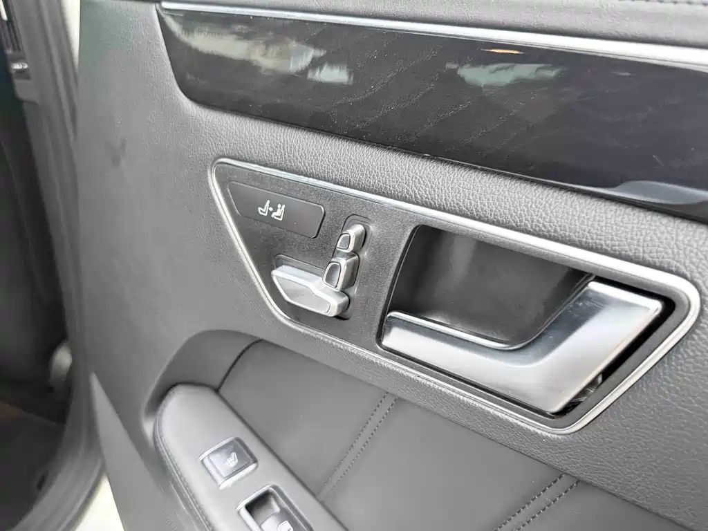 Mercedes-Benz E-Class 2014 — фото 14