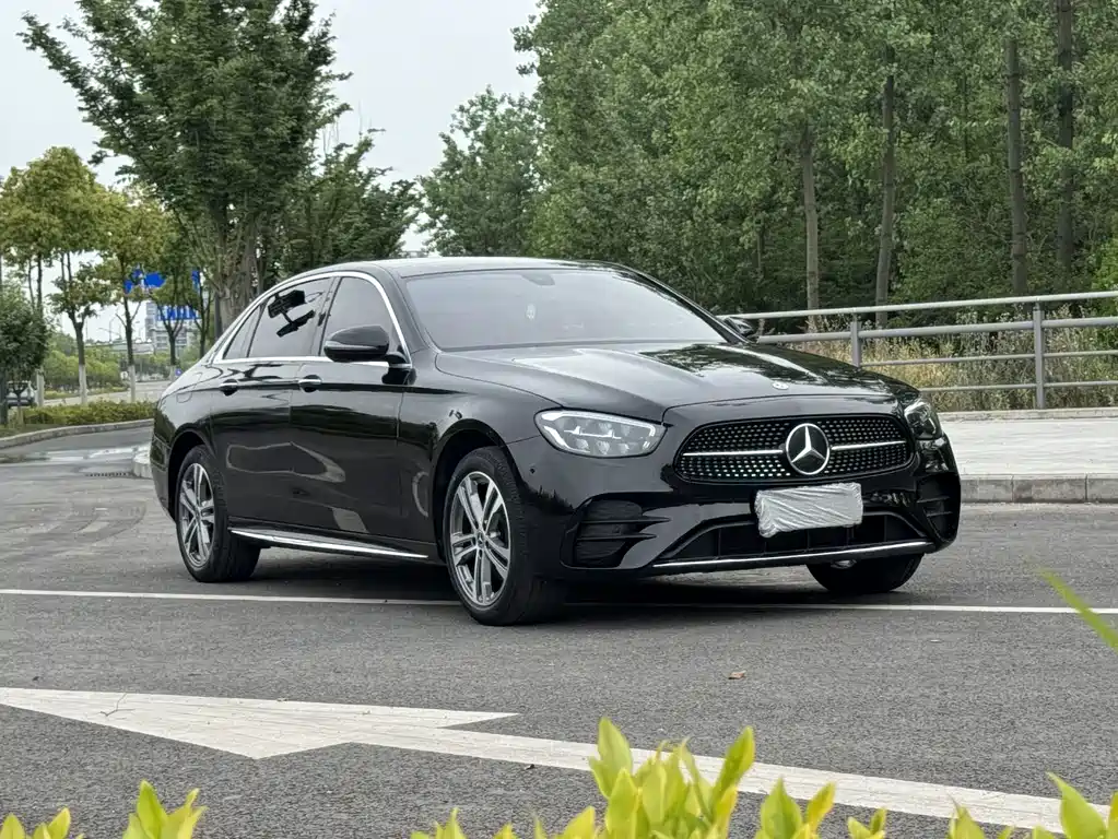 Mercedes-Benz E-Class 2022 — фото 3