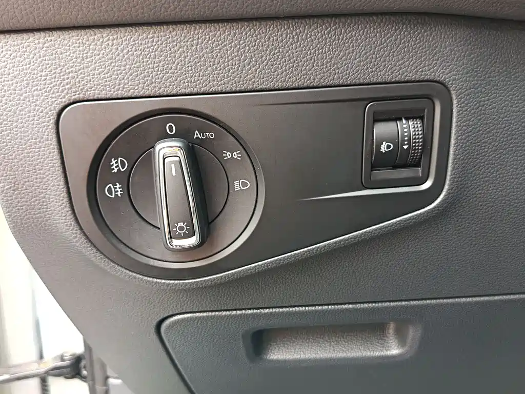 Volkswagen Tiguan L 2020 — фото 15