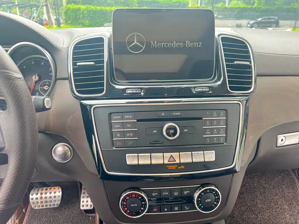 Mercedes-Benz GLE 2018 — фото 29
