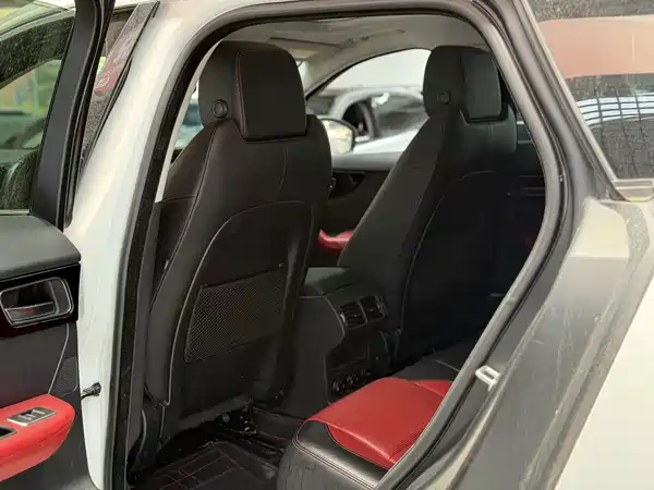 Jaguar F-PACE 2017