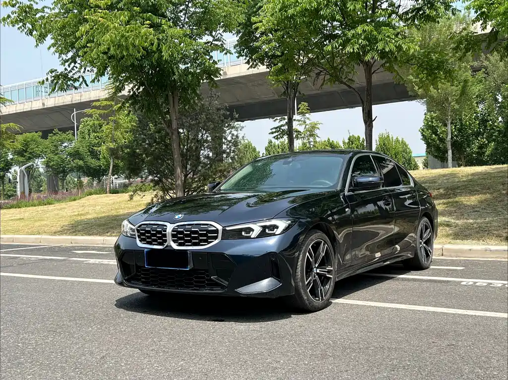 BMW 3 Series 2023 — фото 1