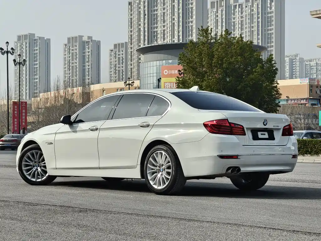 BMW 5 Series 2015 — фото 5