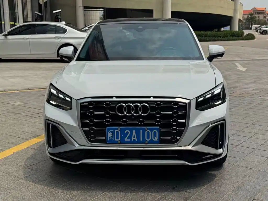 Audi Q2L 2023 — фото 2