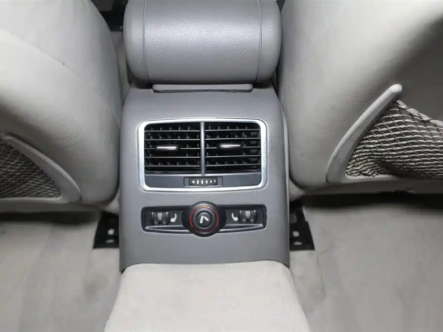 Audi A6L 2012 — фото 10