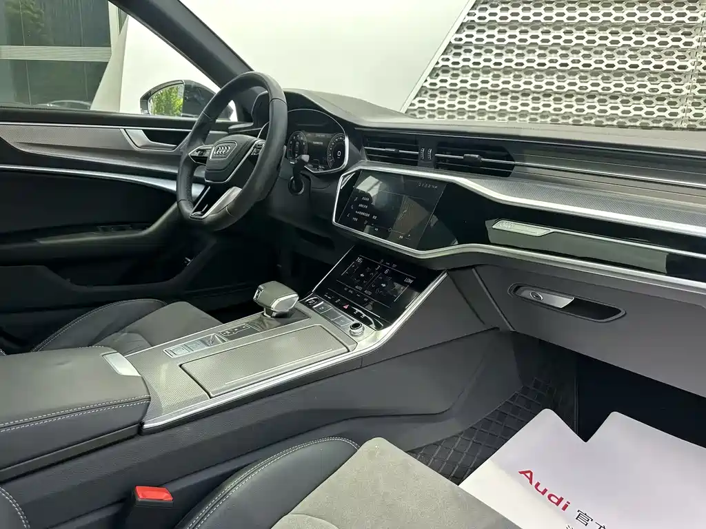 Audi A6L 2024 — фото 15