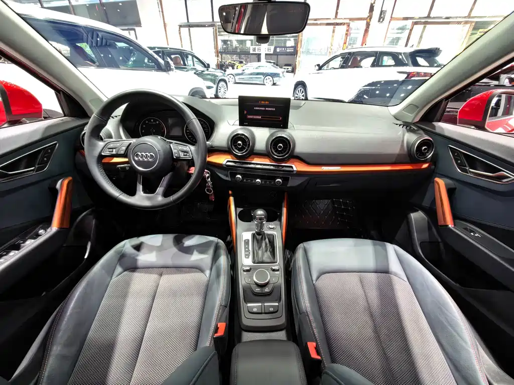 Audi Q2L 2019