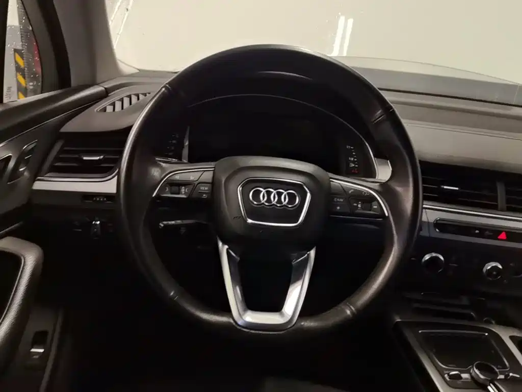 Audi Q7 2019 — фото 17