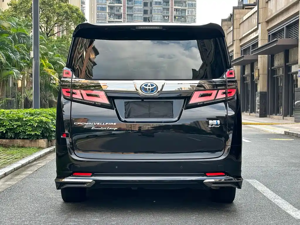 Toyota Vellfire 2022 — фото 4