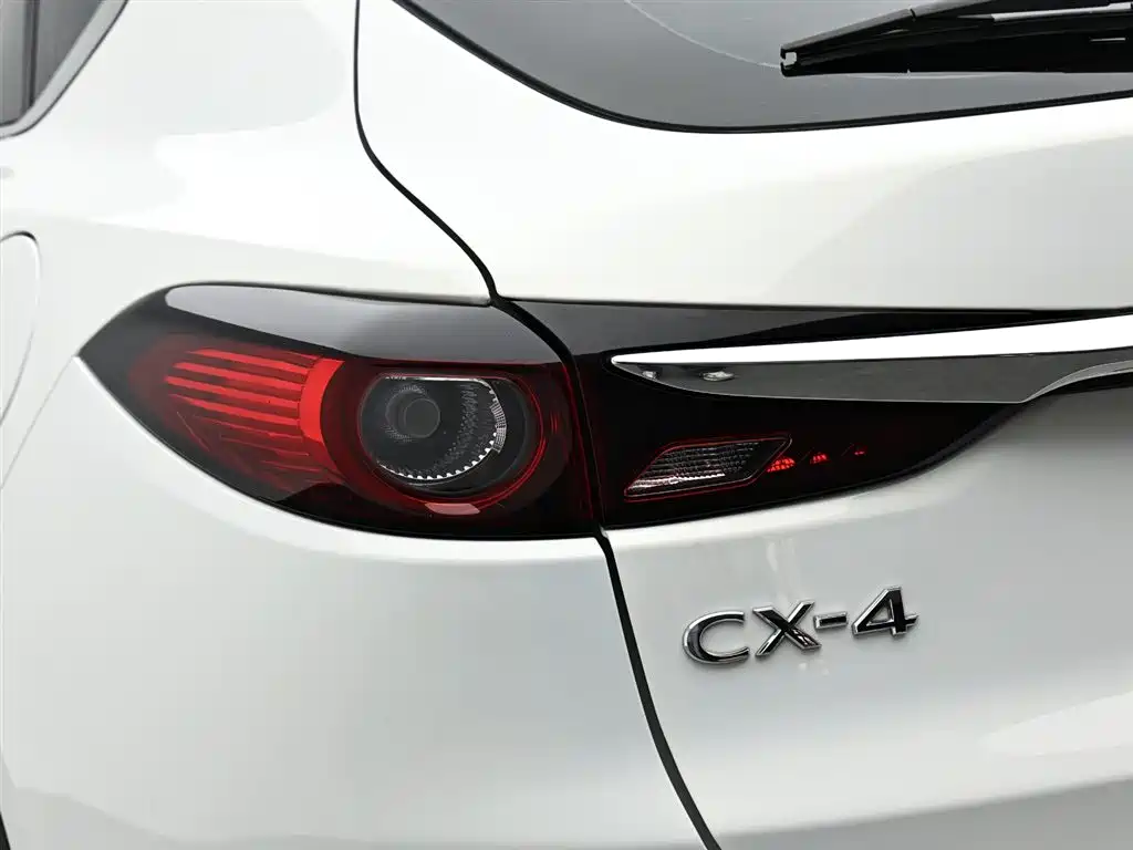Mazda CX-4 2023 — фото 7