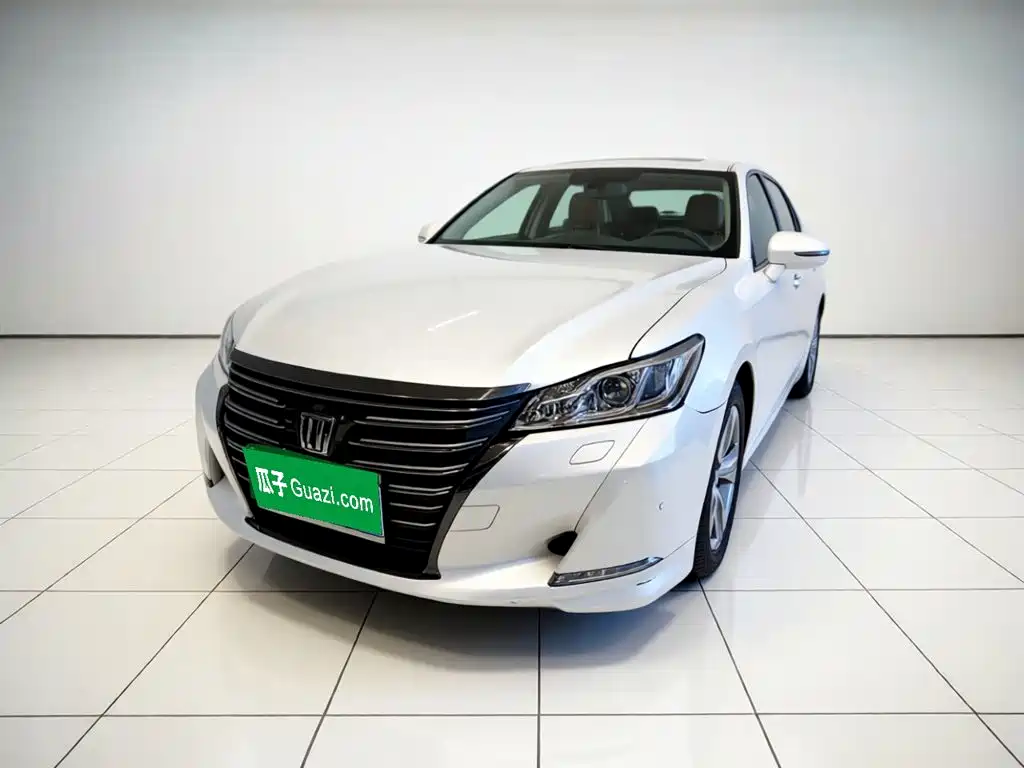 Toyota Crown 2016 — фото 2