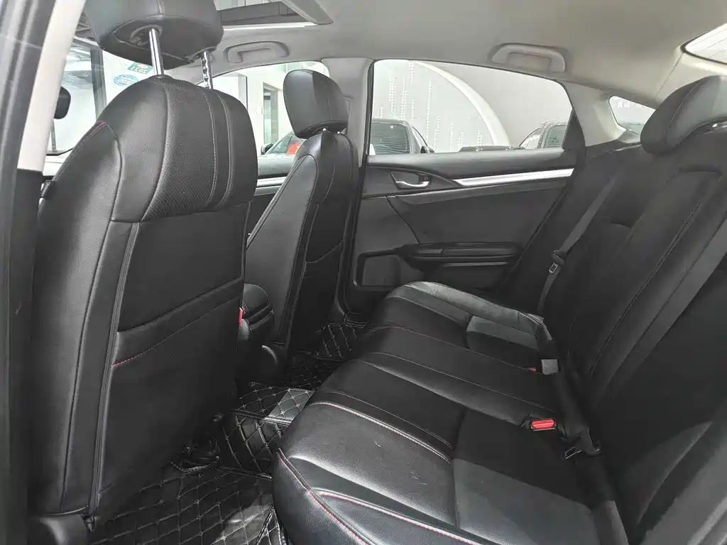 Honda Civic 2017 — фото 11