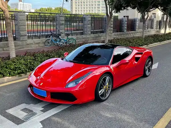 Ferrari 488 2016