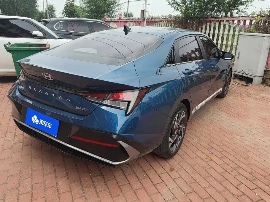 Hyundai Elantra 2023