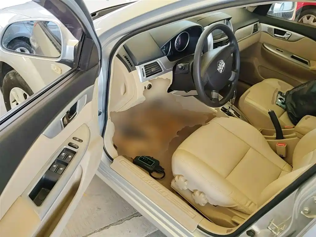 Buick Excelle 2014 — фото 16