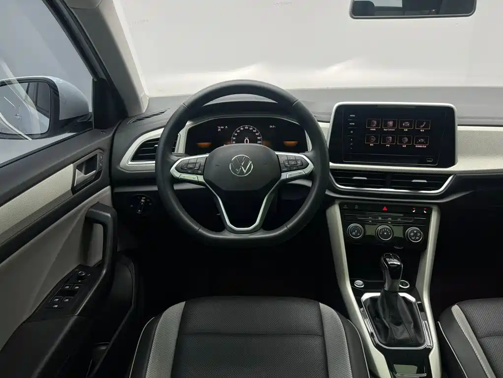 Volkswagen T-Roc 2023 — фото 19