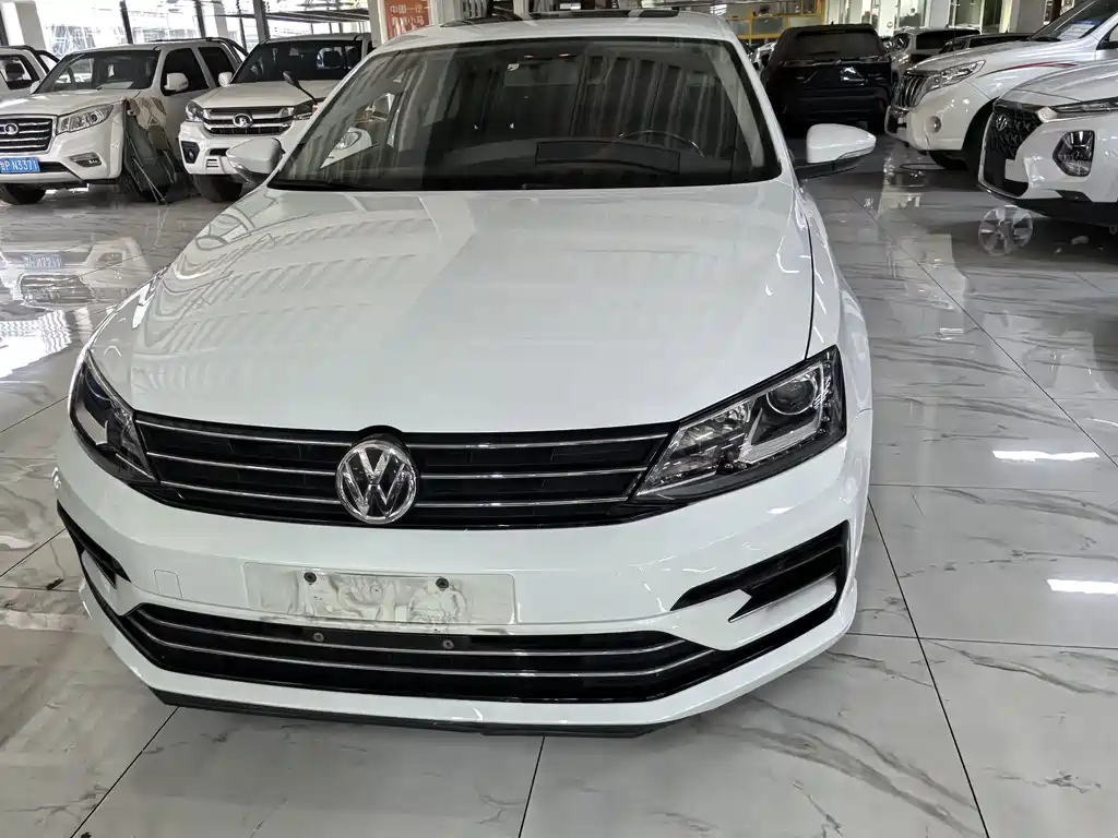 Volkswagen Sagitar 2019