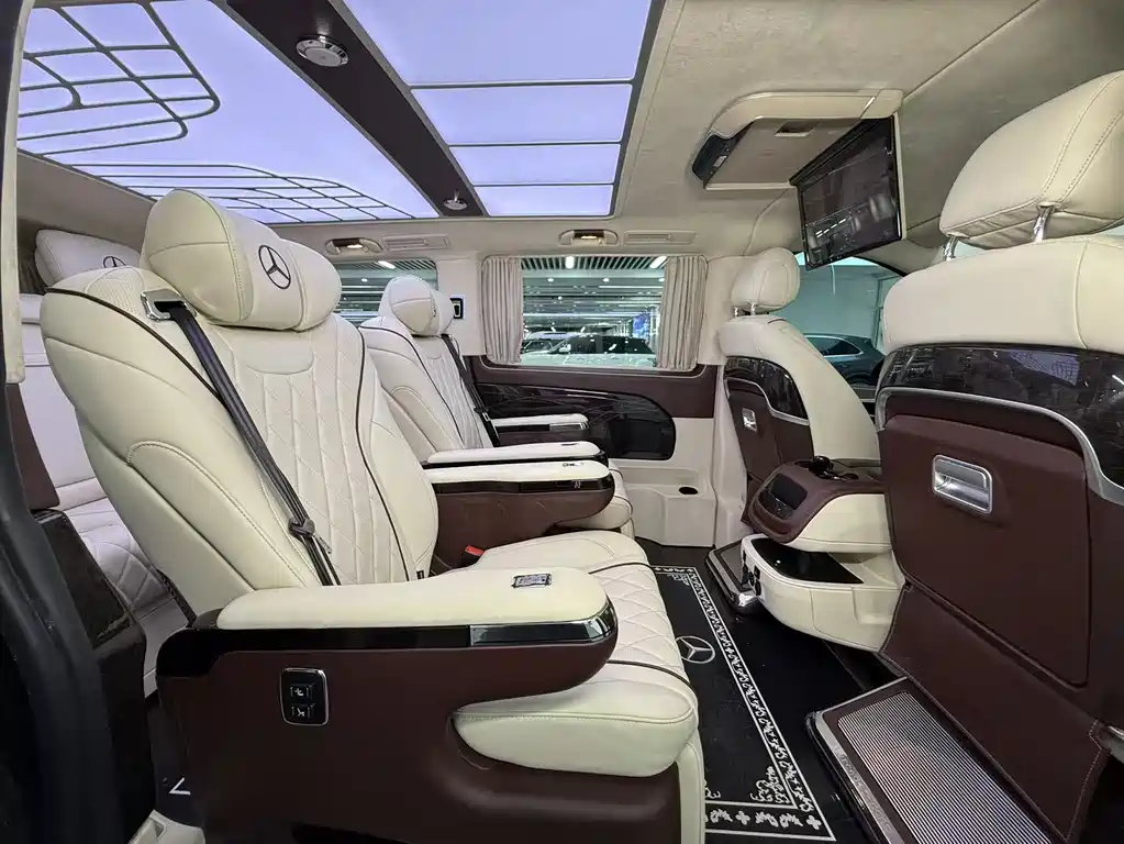 Mercedes-Benz Vito 2022 — фото 13