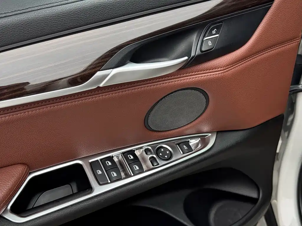 BMW X6 2015 — фото 12