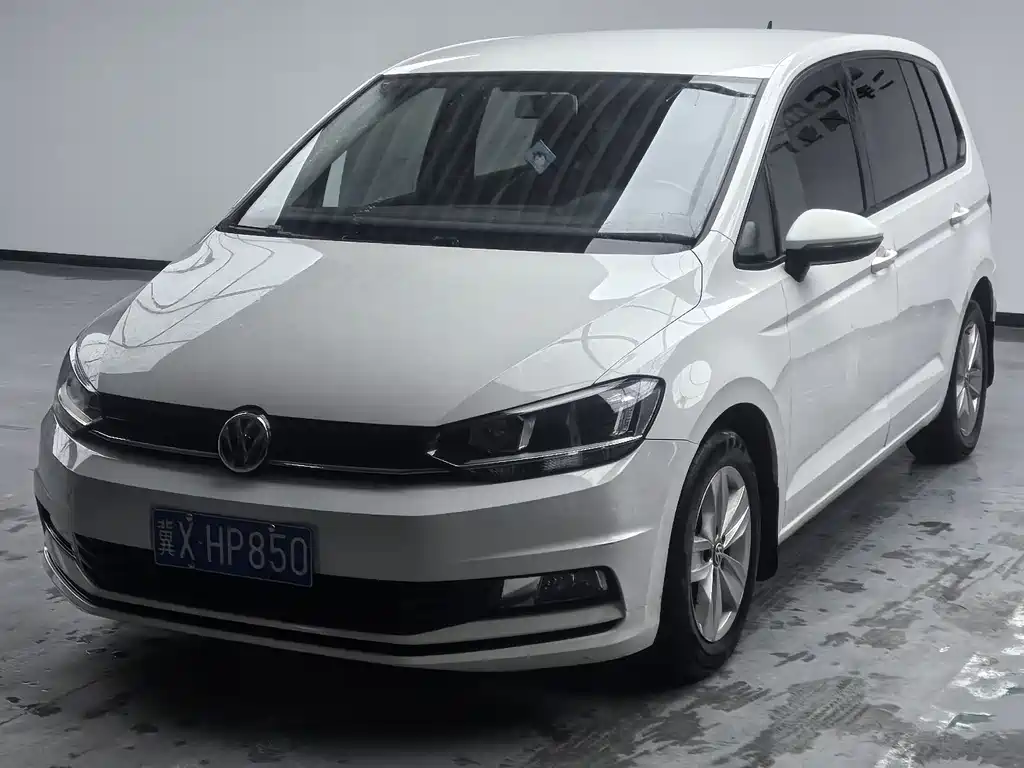 Volkswagen Touran 2019 — фото 1