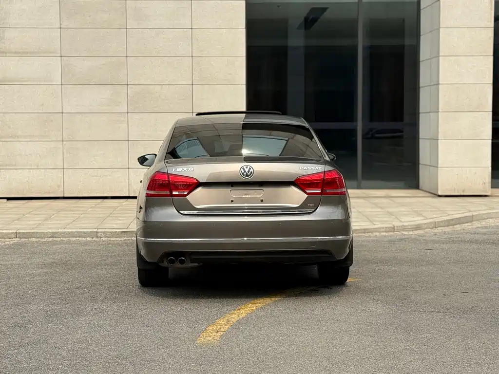 Volkswagen Passat 2015 — фото 20