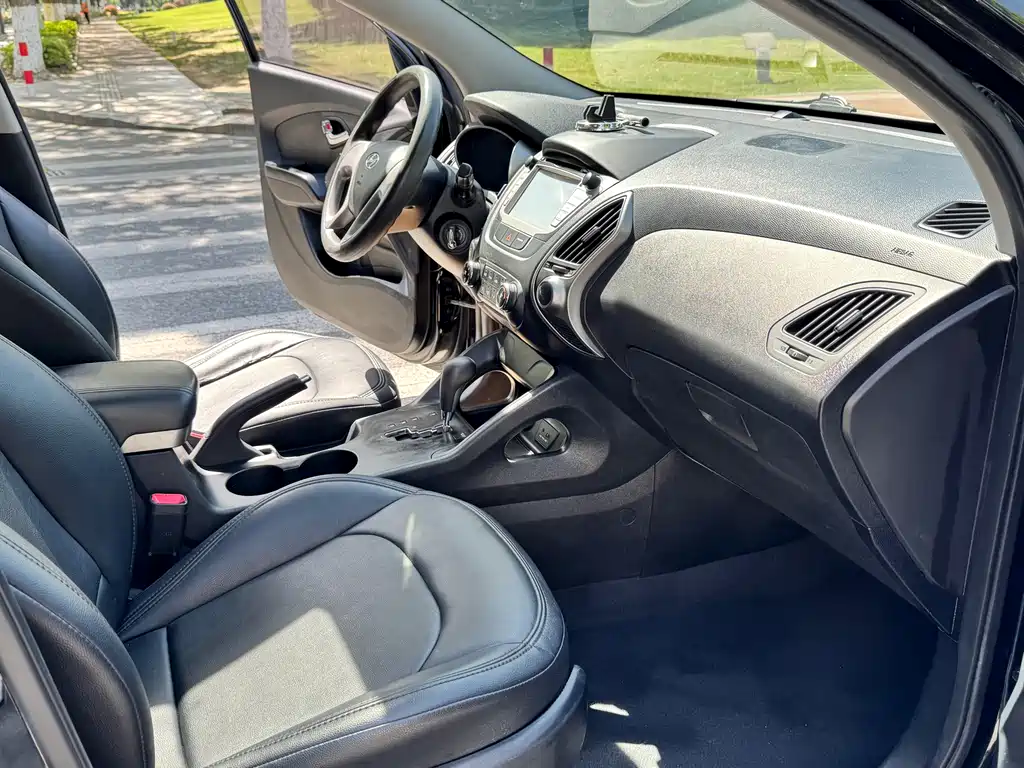 Hyundai ix35 2016 — фото 10