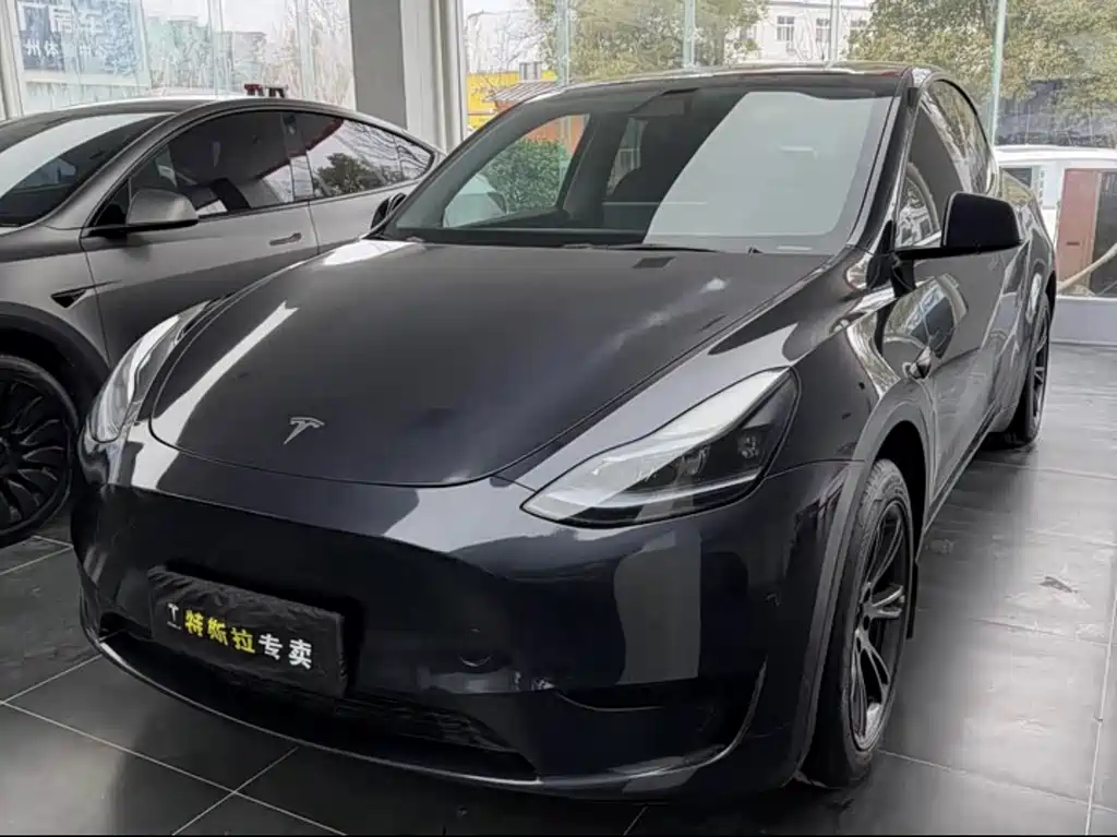 Tesla Model Y 2024 — фото 1