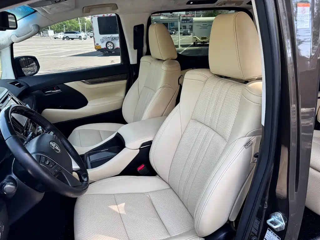 Toyota Alphard 2019 — фото 32