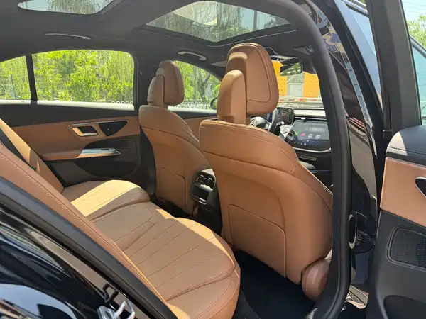 Mercedes-Benz E-Class 2025