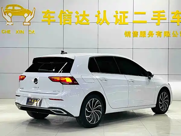 Volkswagen Golf 2024