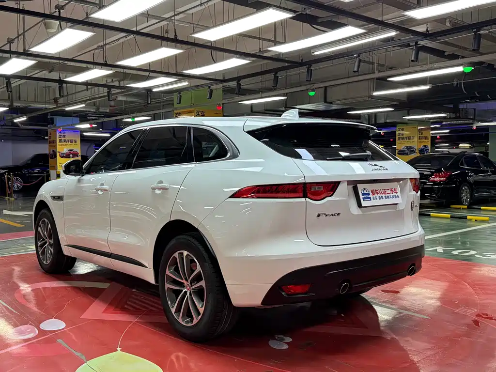 Jaguar F-PACE 2016 — фото 7