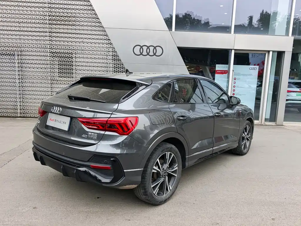 Audi Q3 Sportback 2023 — фото 10