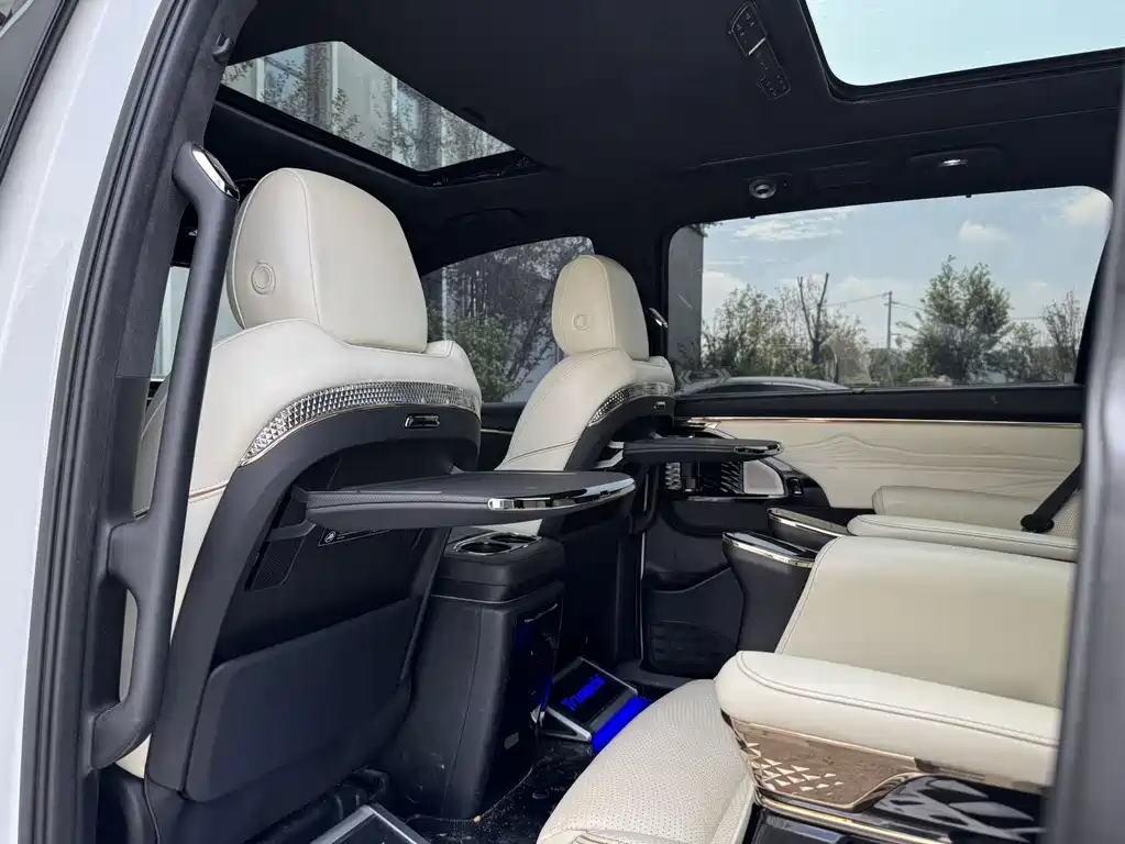 GAC Motor Trumpchi M8 2023 — фото 7