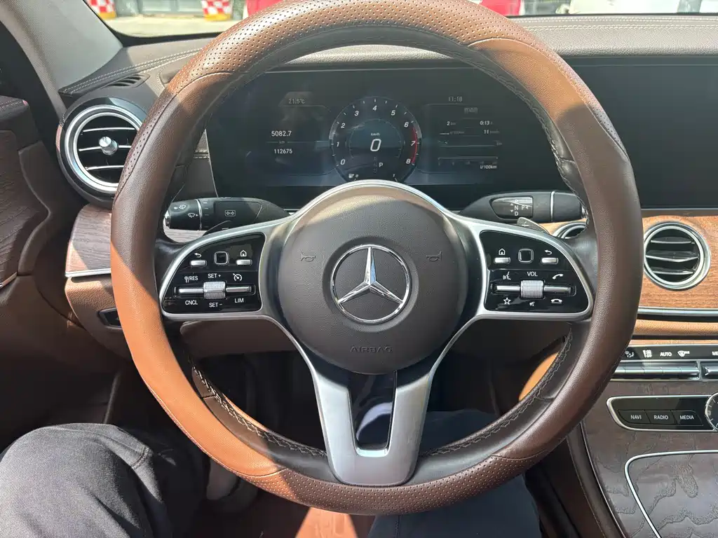 Mercedes-Benz E-Class 2019 — фото 15