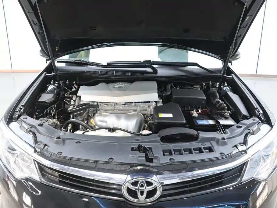 Toyota Camry 2017 — фото 9