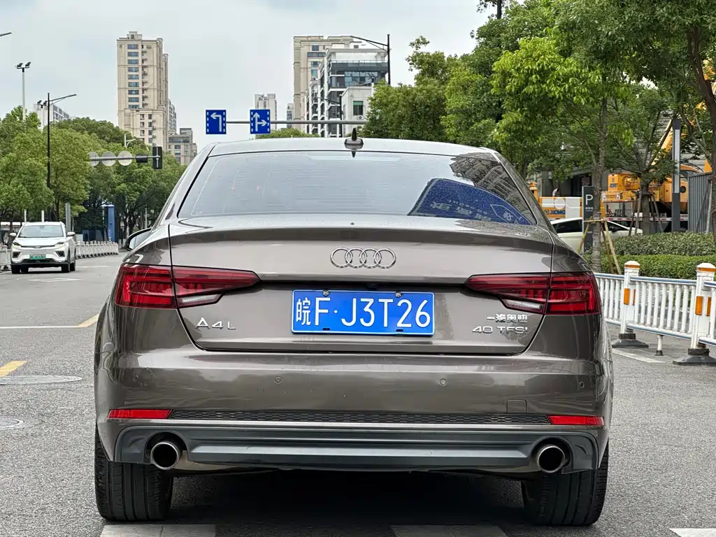 Audi A4L 2018 — фото 18