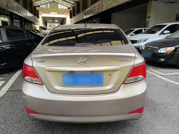 Hyundai Accent 2014