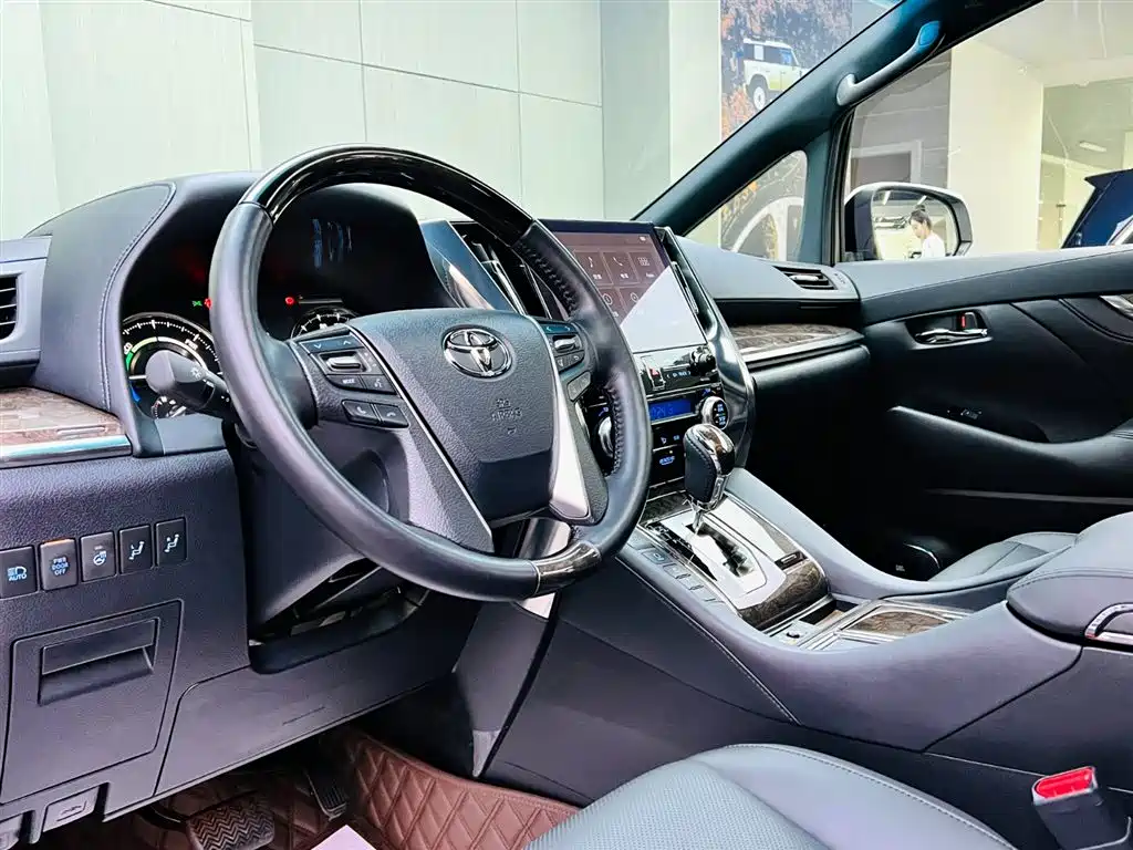 Toyota Alphard 2022 — фото 8