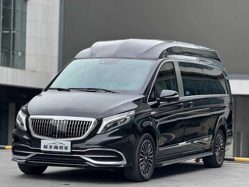 Mercedes-Benz V-Class 2022 — фото 1