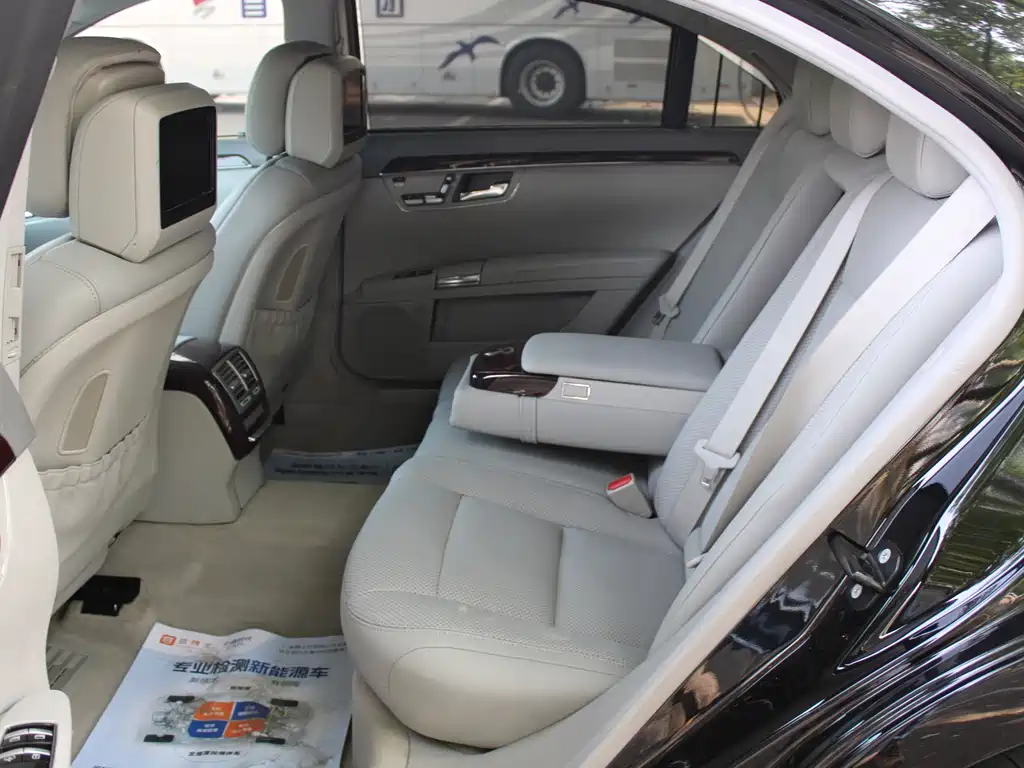 Mercedes-Benz S-Class 2010 — фото 18
