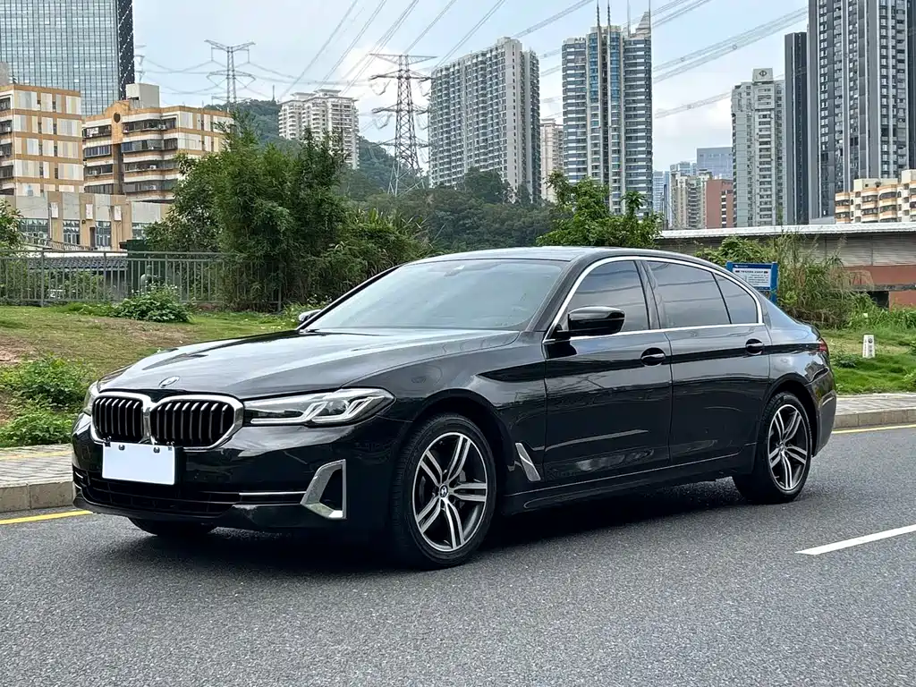 BMW 5 Series 2022 — фото 1