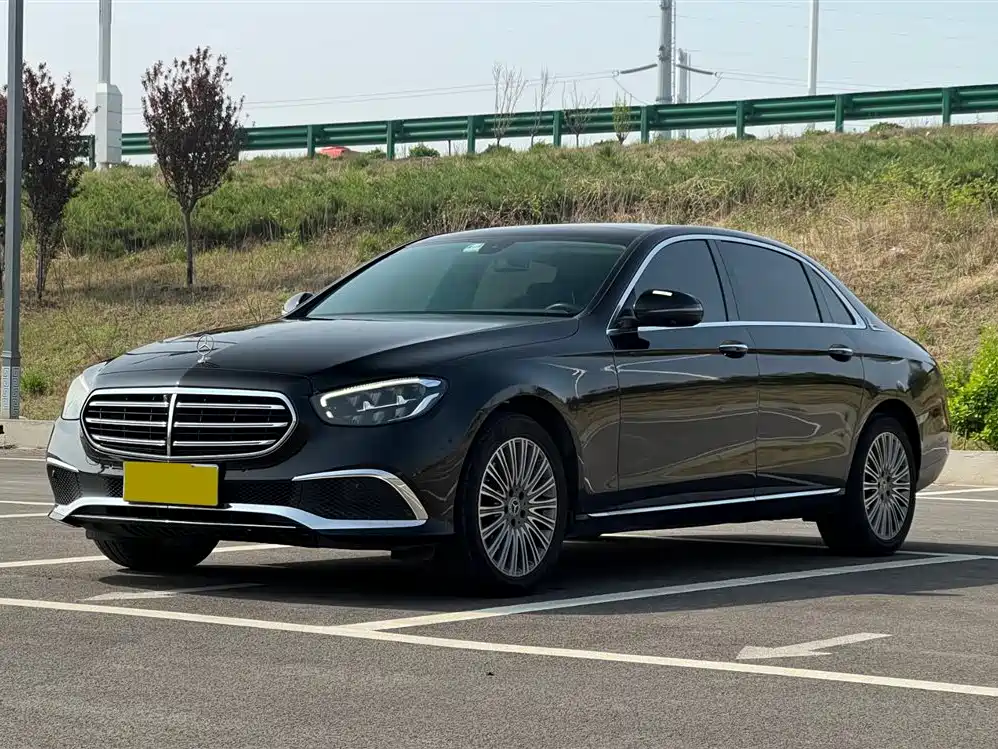 Mercedes-Benz E-Class 2022 — фото 1