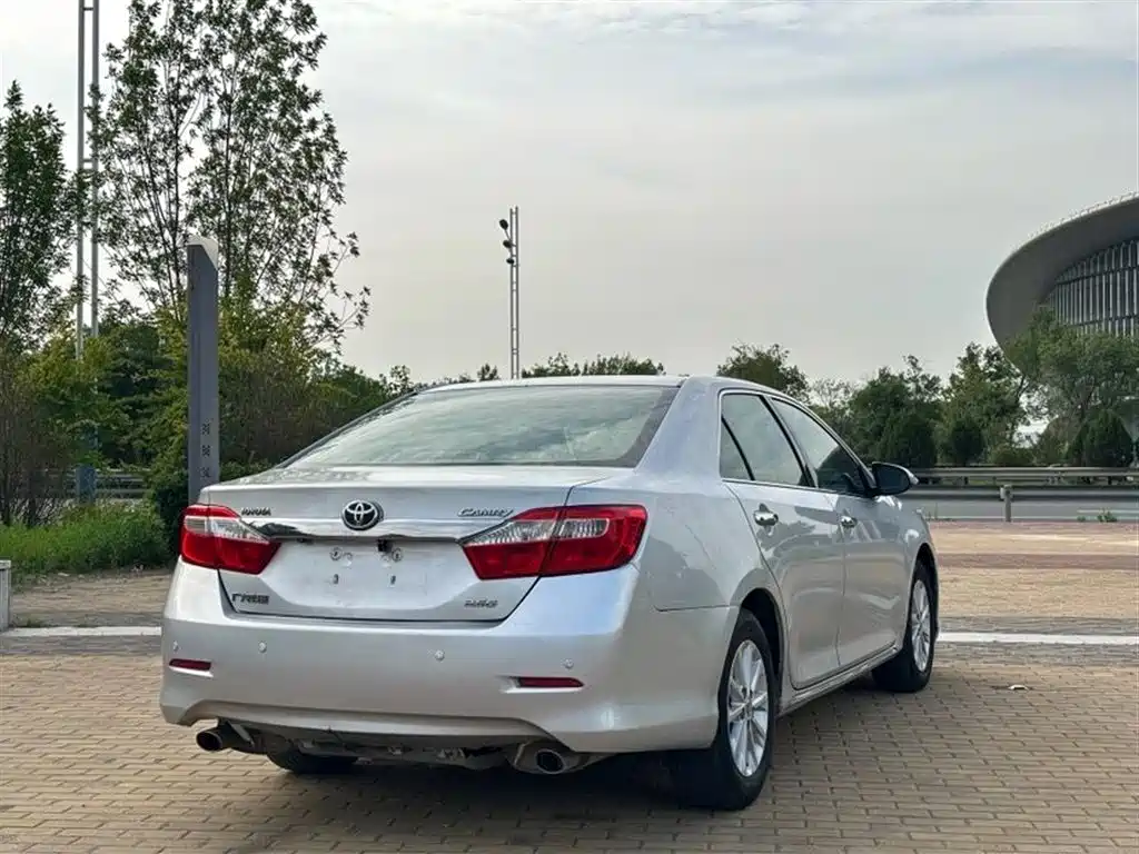 Toyota Camry 2012 — фото 4