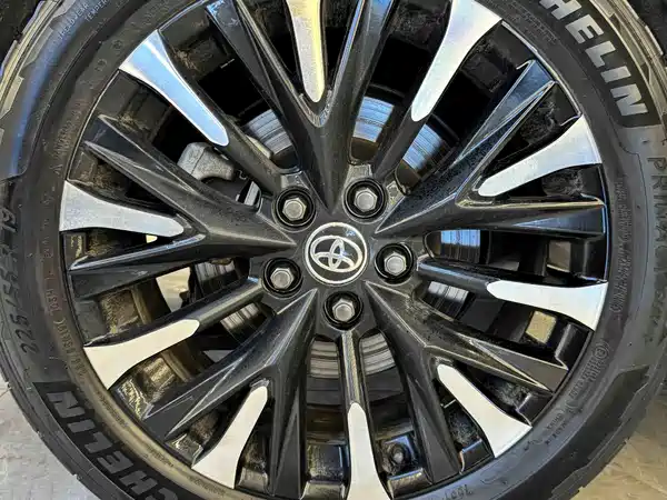 Toyota Alphard 2024