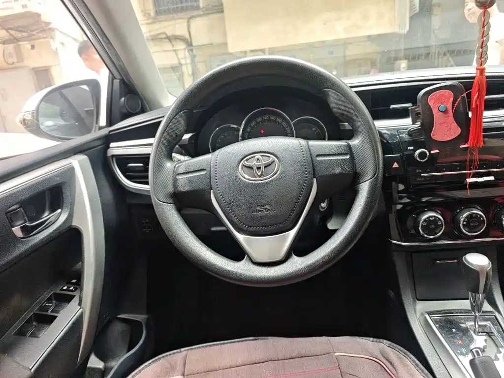Toyota Corolla 2016 — фото 3