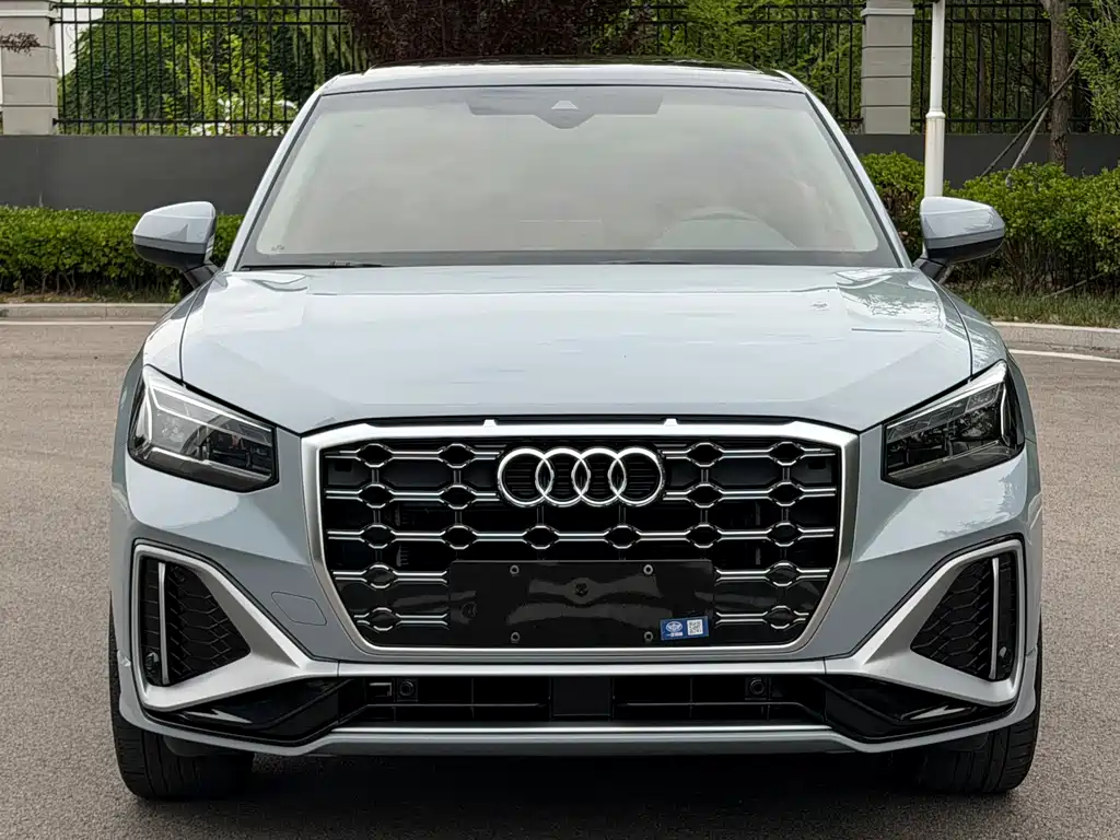 Audi Q2L 2022 — фото 2
