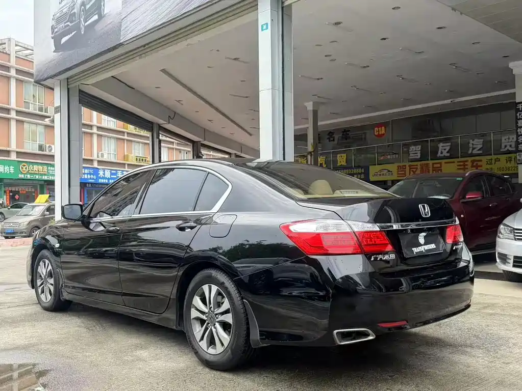 Honda Accord 2015 — фото 4