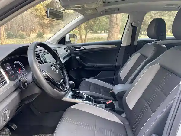 Volkswagen T-Roc 2021